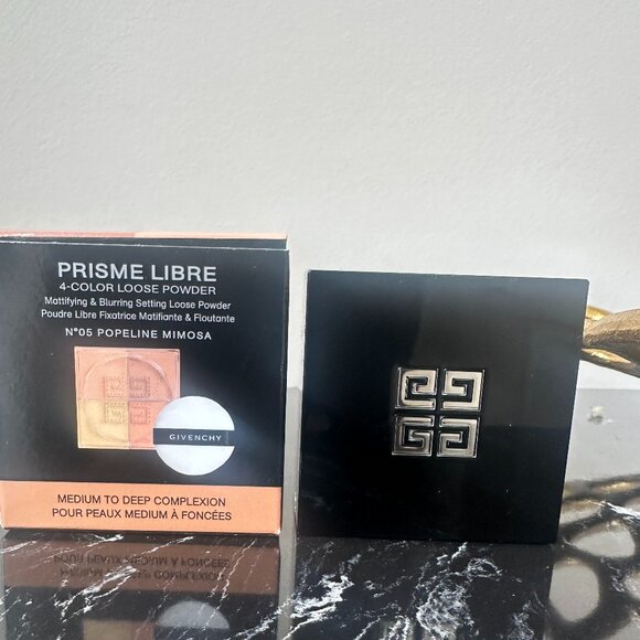 Givenchy Prisme Libre 4-Color Loose Powder in shade No. 05, Medium to Deep